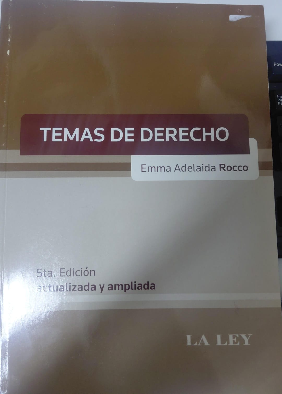 Portada: TEMAS DE DERECHO